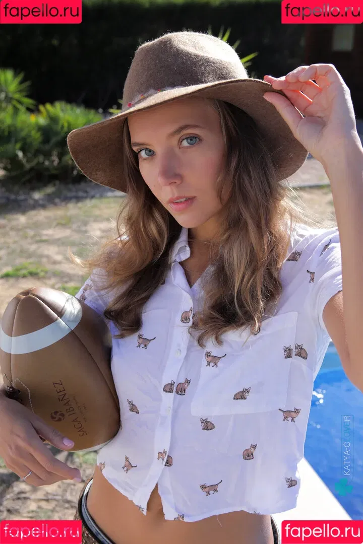 Katya Clover / katyaclover / katyonok Onlyfans Photo Gallery 