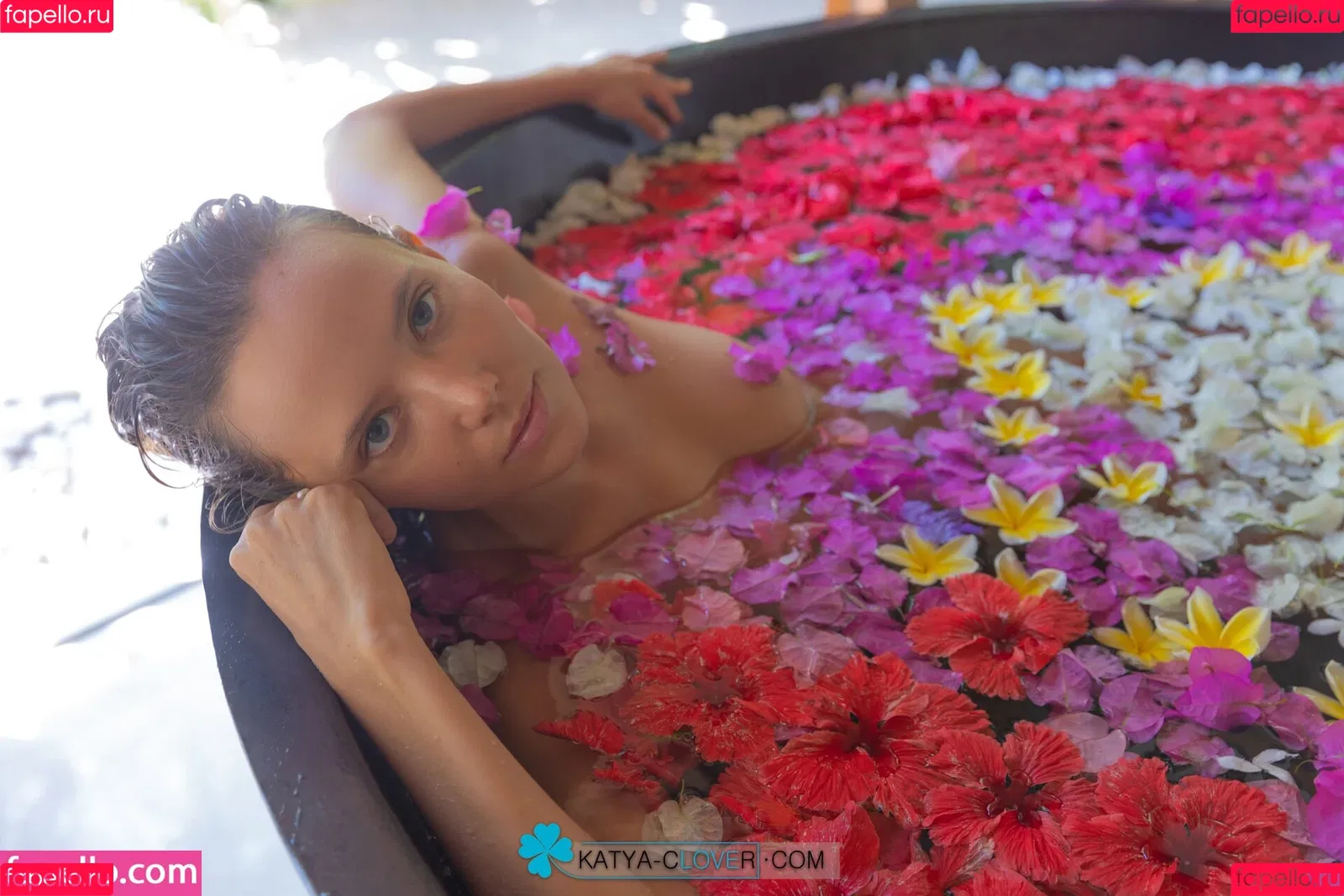 Katya Clover / katyaclover / katyonok Onlyfans Photo Gallery 