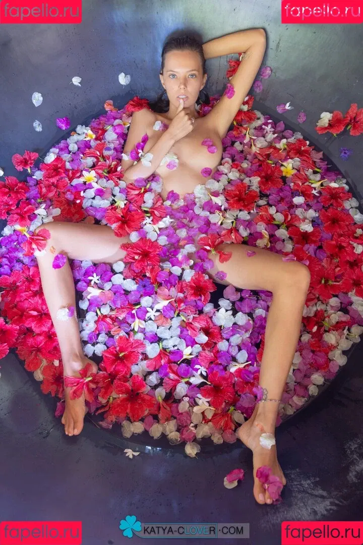 Katya Clover / katyaclover / katyonok Onlyfans Photo Gallery 