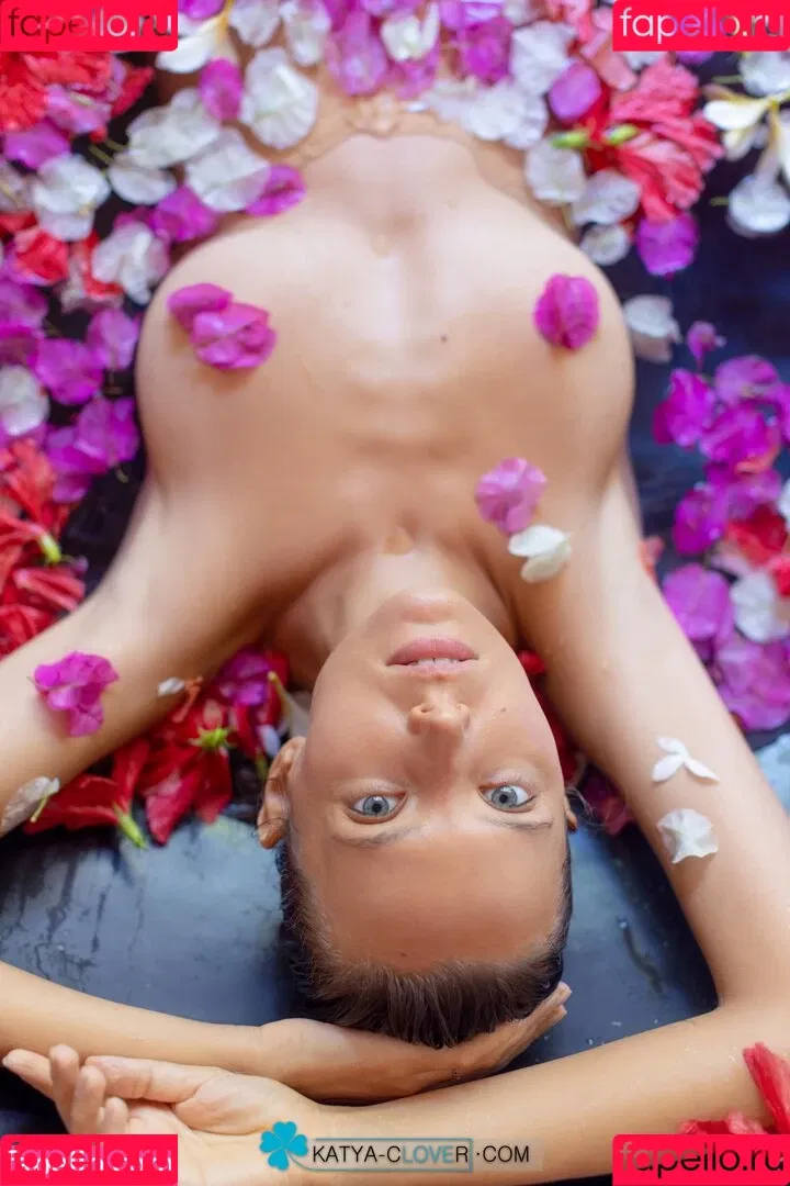 Katya Clover / katyaclover / katyonok Onlyfans Photo Gallery 