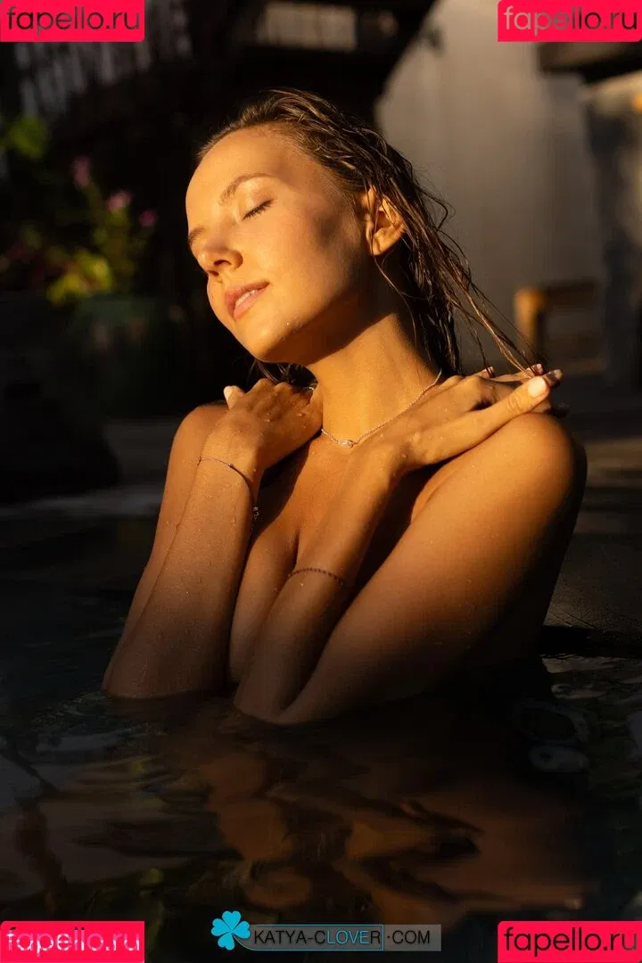 Katya Clover / katyaclover / katyonok Onlyfans Photo Gallery 
