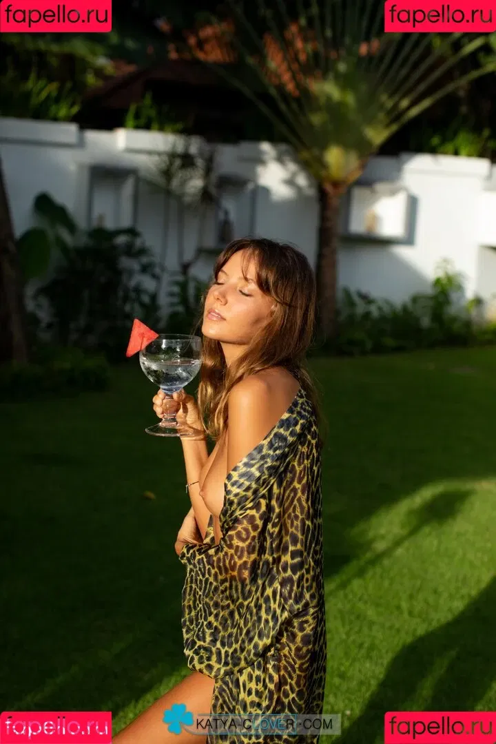 Katya Clover / katyaclover / katyonok Onlyfans Photo Gallery 