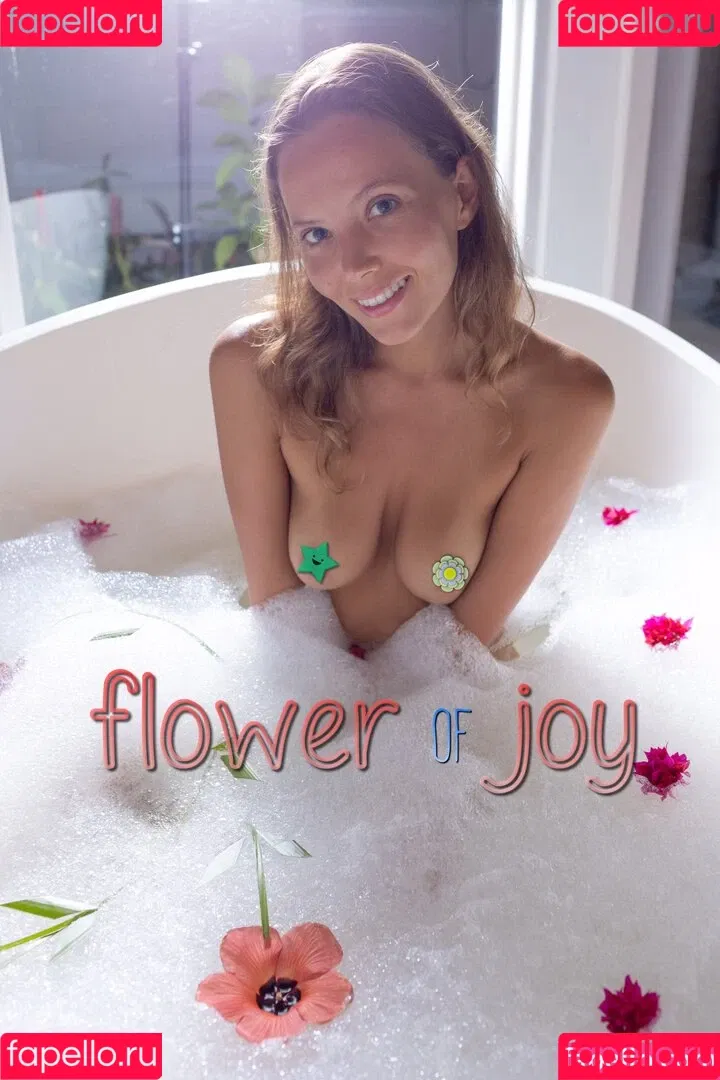 Katya Clover / katyaclover / katyonok Onlyfans Photo Gallery 