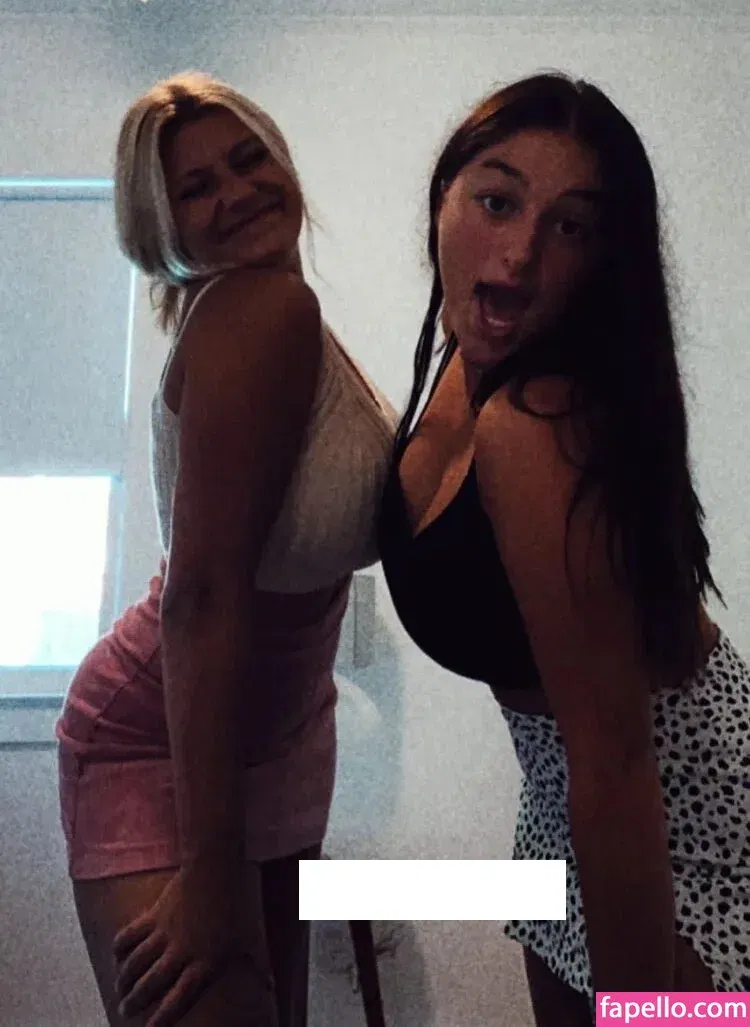 nicoledwyerq Onlyfans Photo Gallery 