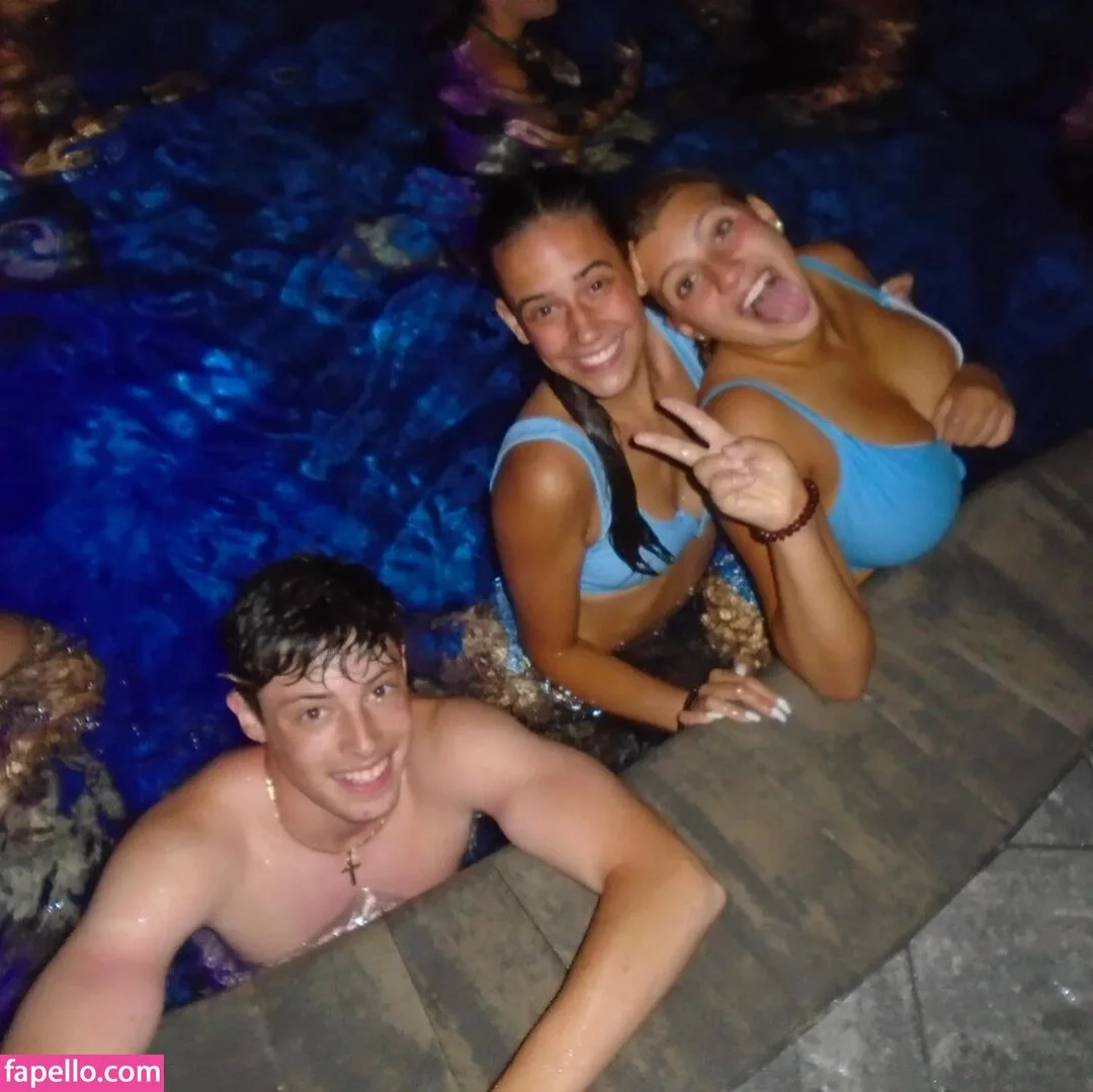 nicoledwyerq Onlyfans Photo Gallery 