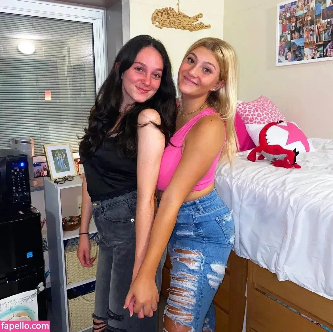 nicoledwyerq Onlyfans Photo Gallery 