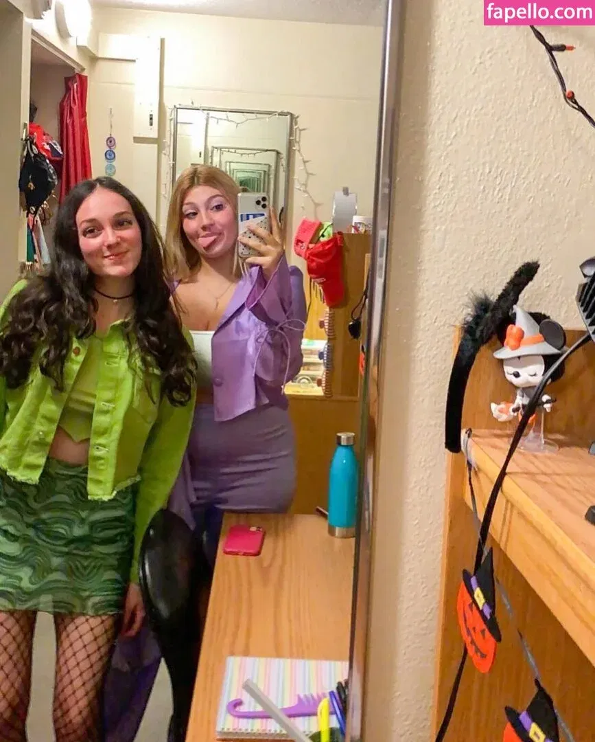 nicoledwyerq Onlyfans Photo Gallery 