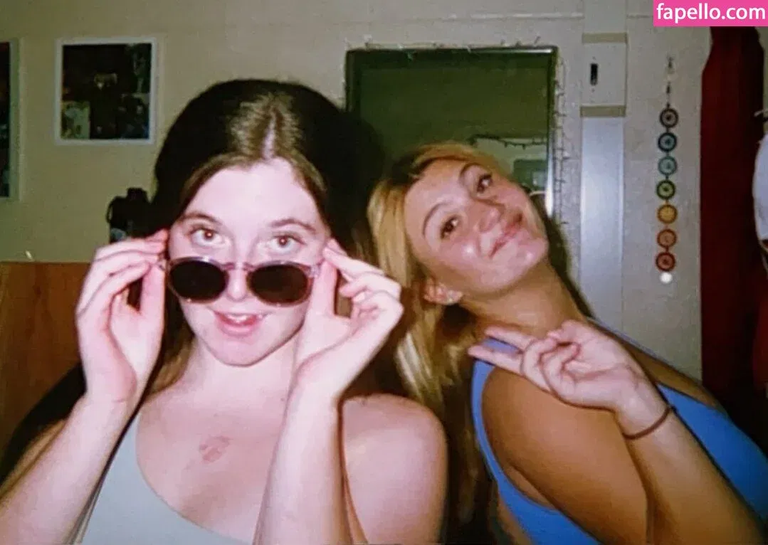 nicoledwyerq Onlyfans Photo Gallery 