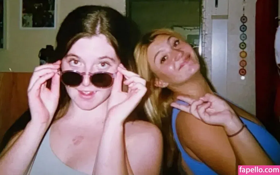 nicoledwyerq Onlyfans Photo Gallery 