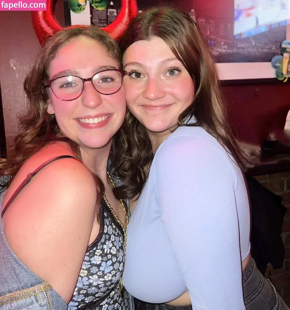 nicoledwyerq Onlyfans Photo Gallery 