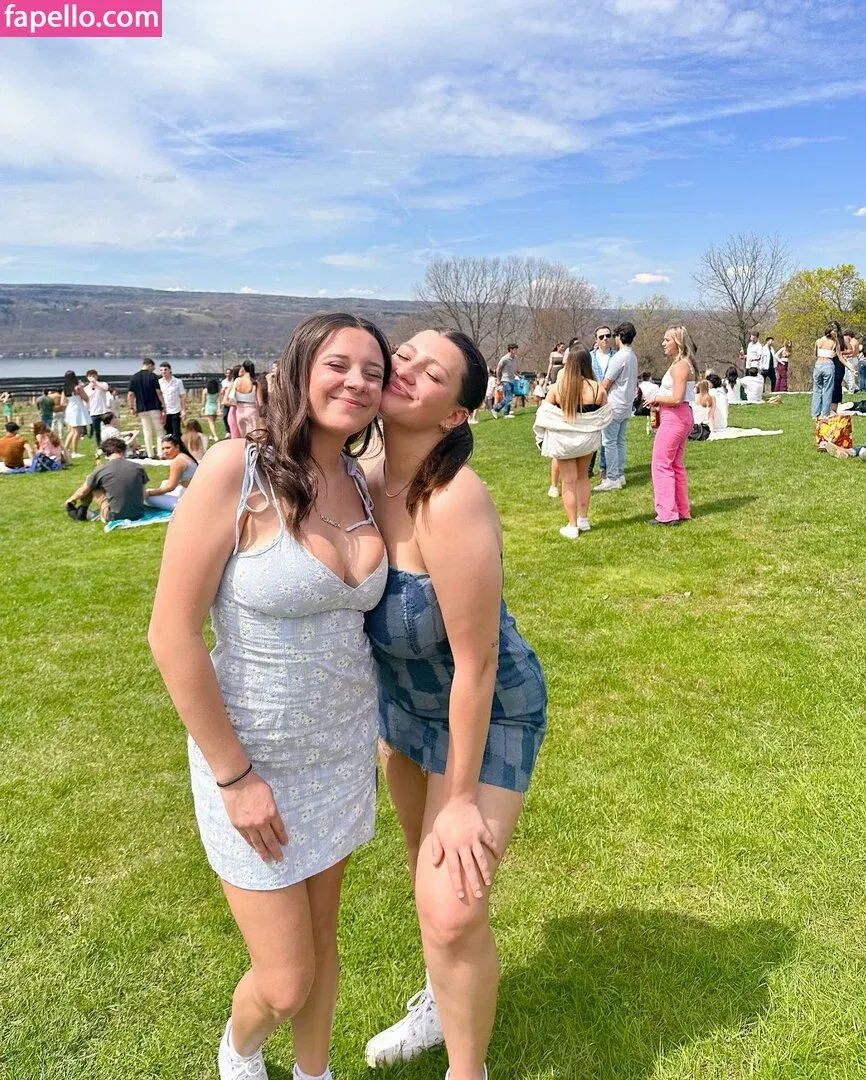 nicoledwyerq Onlyfans Photo Gallery 