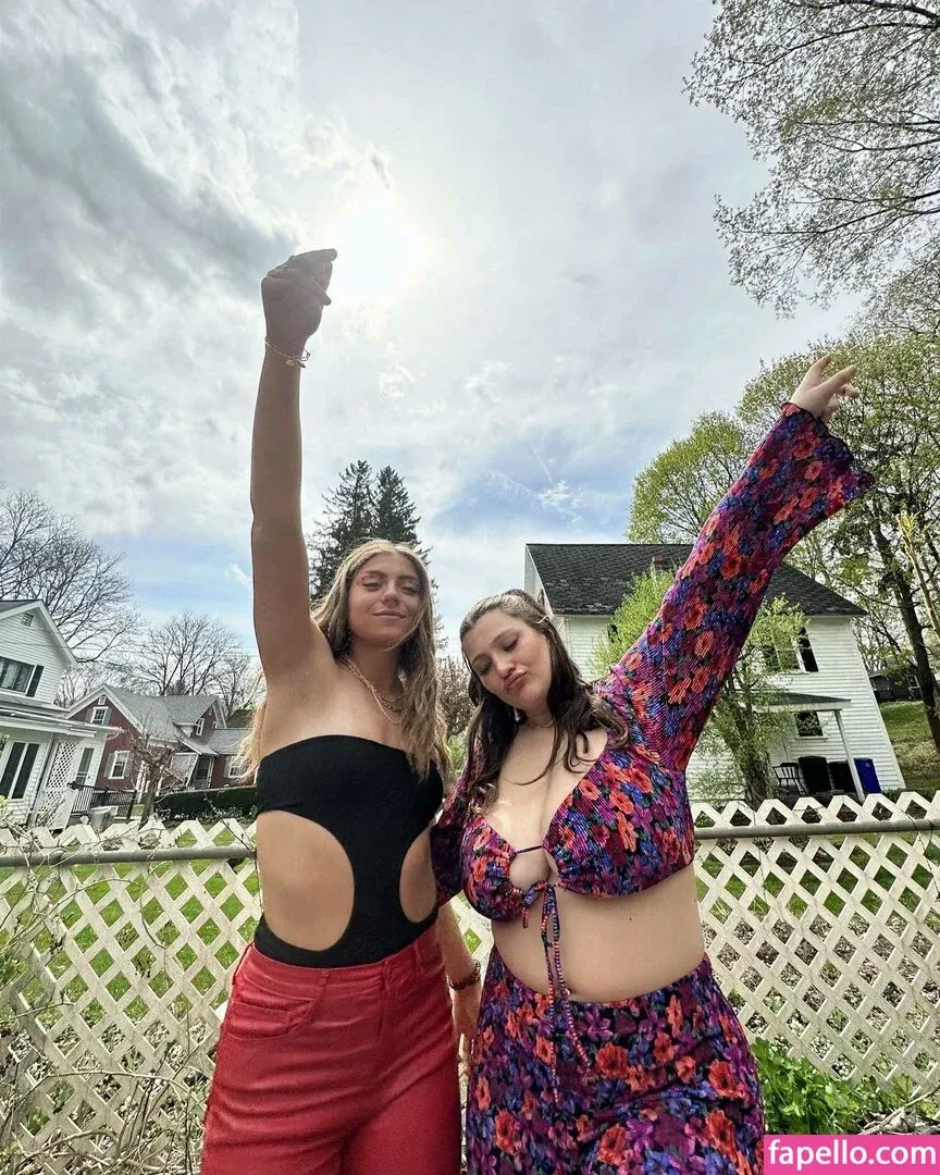 nicoledwyerq Onlyfans Photo Gallery 