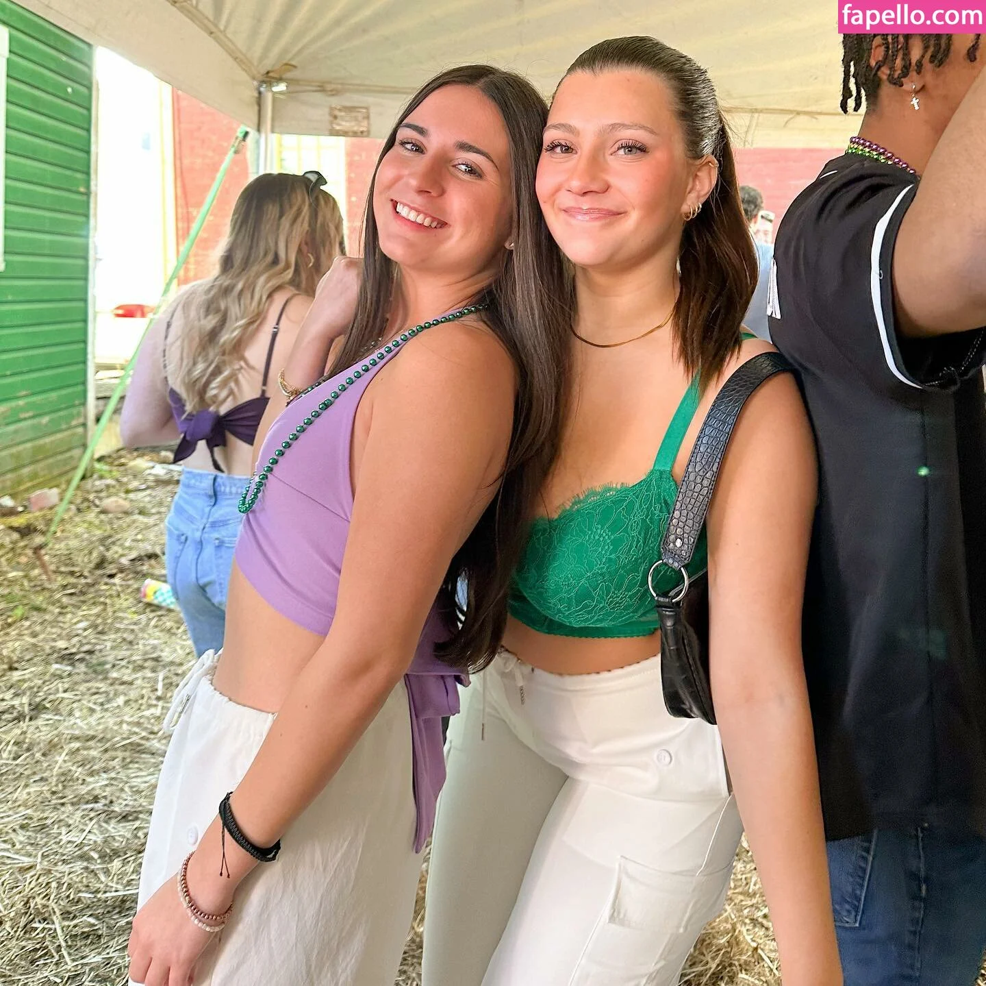 nicoledwyerq Onlyfans Photo Gallery 