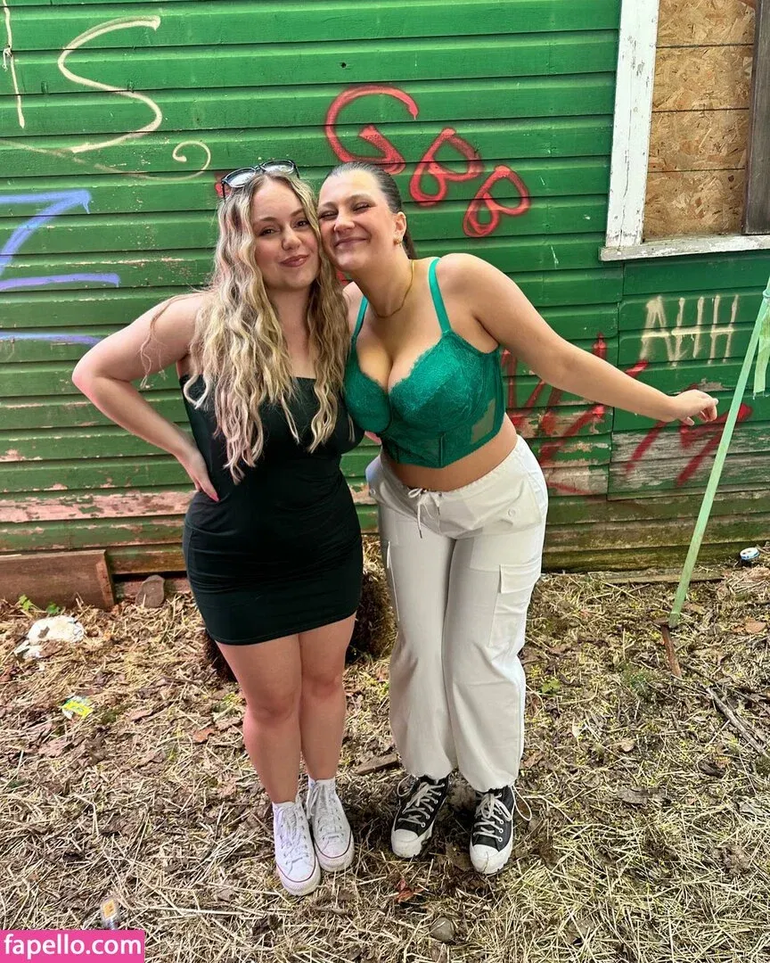 nicoledwyerq Onlyfans Photo Gallery 