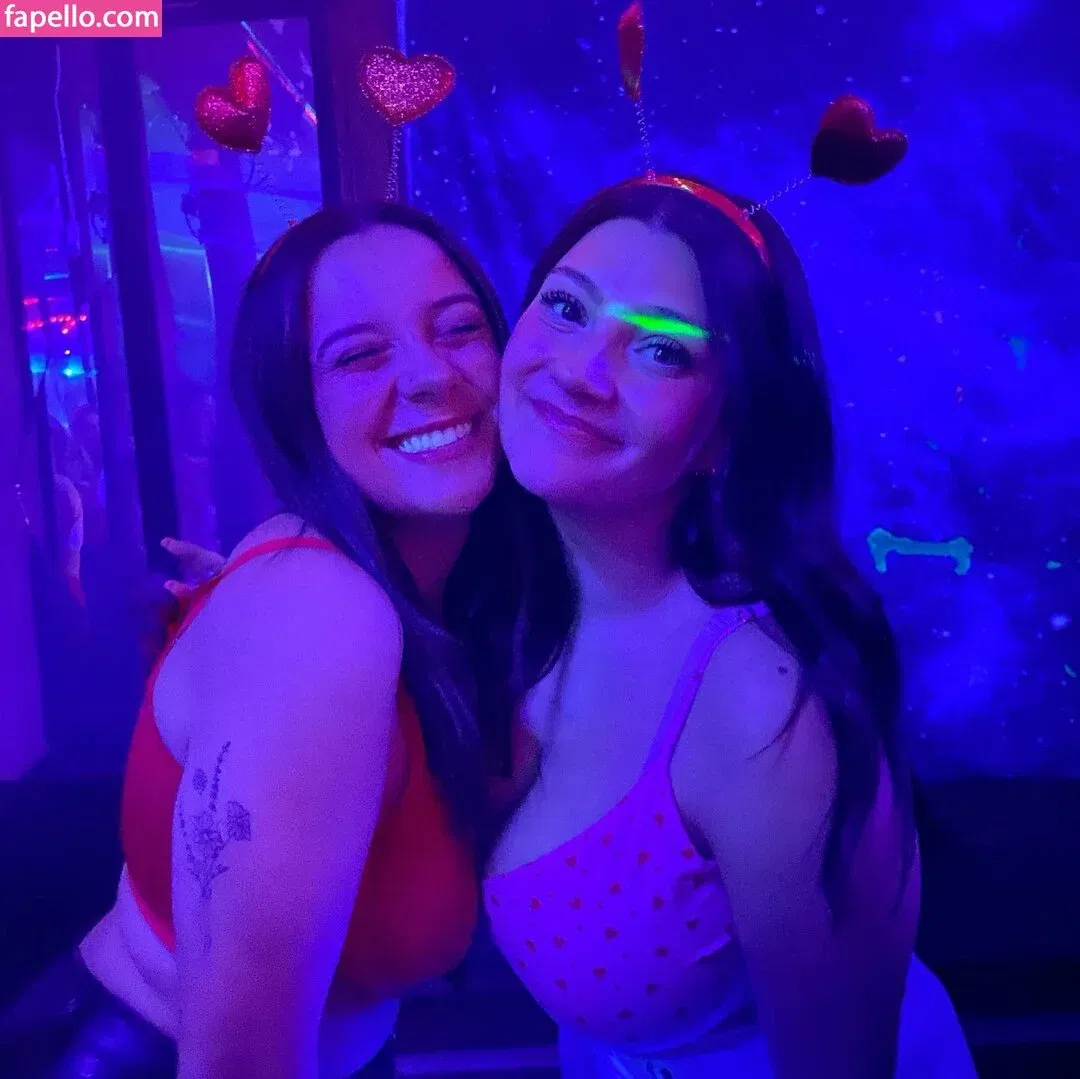 nicoledwyerq Onlyfans Photo Gallery 