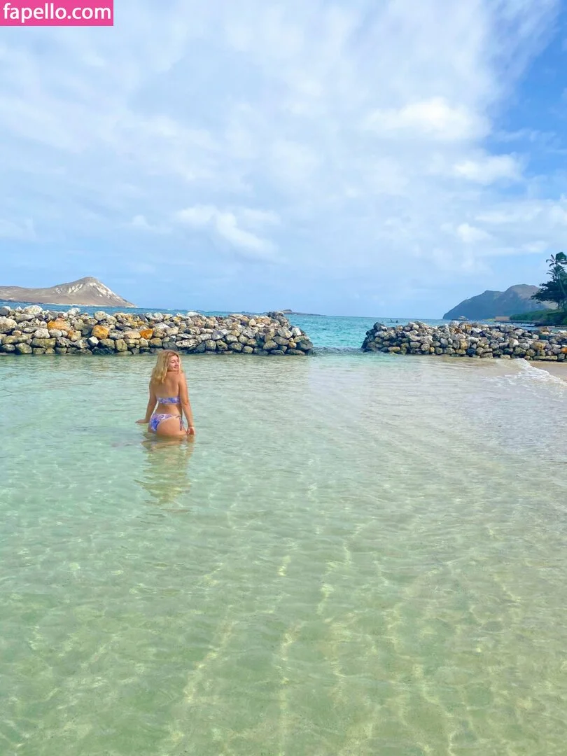 nicoledwyerq Onlyfans Photo Gallery 