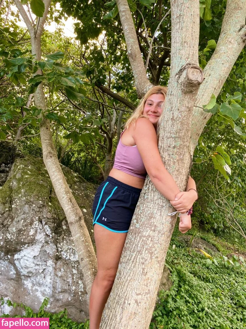 nicoledwyerq Onlyfans Photo Gallery 