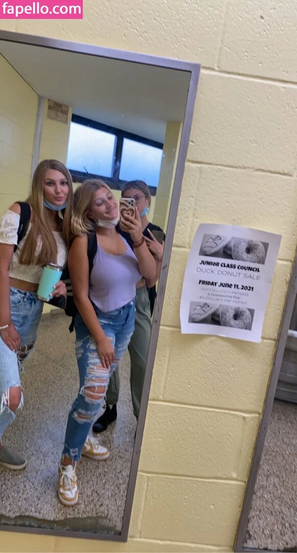 nicoledwyerq Onlyfans Photo Gallery 