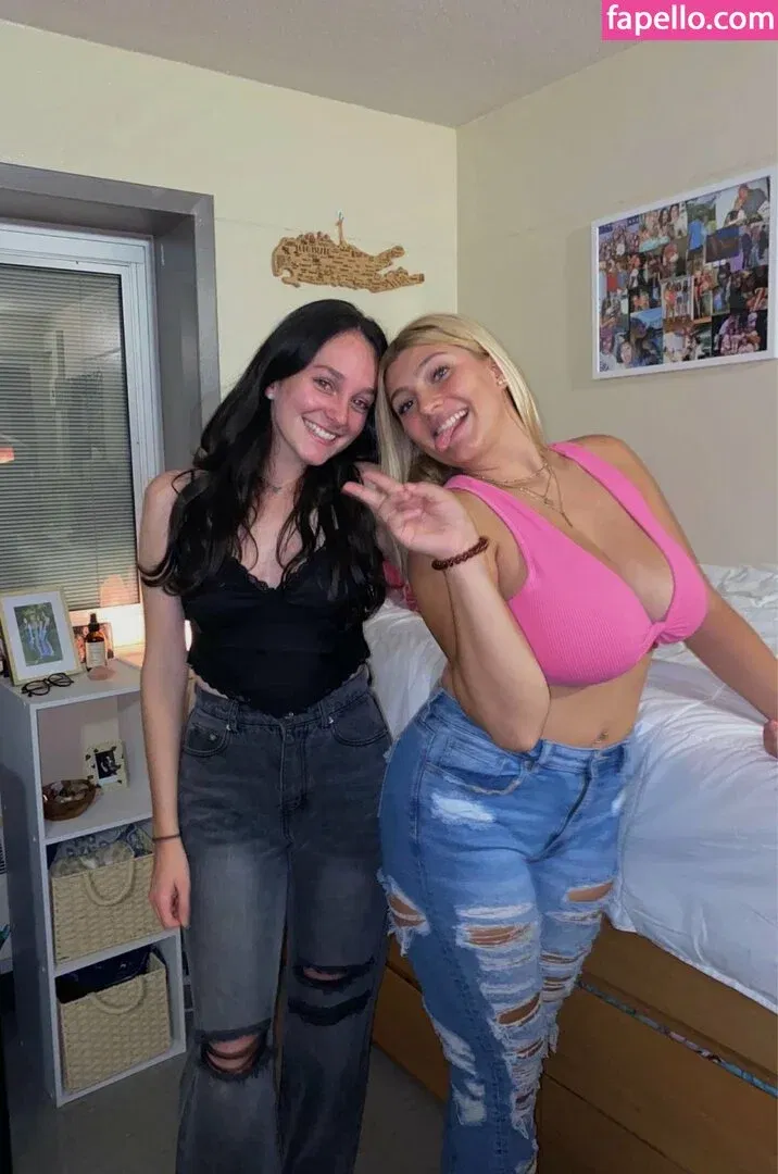 nicoledwyerq Onlyfans Photo Gallery 