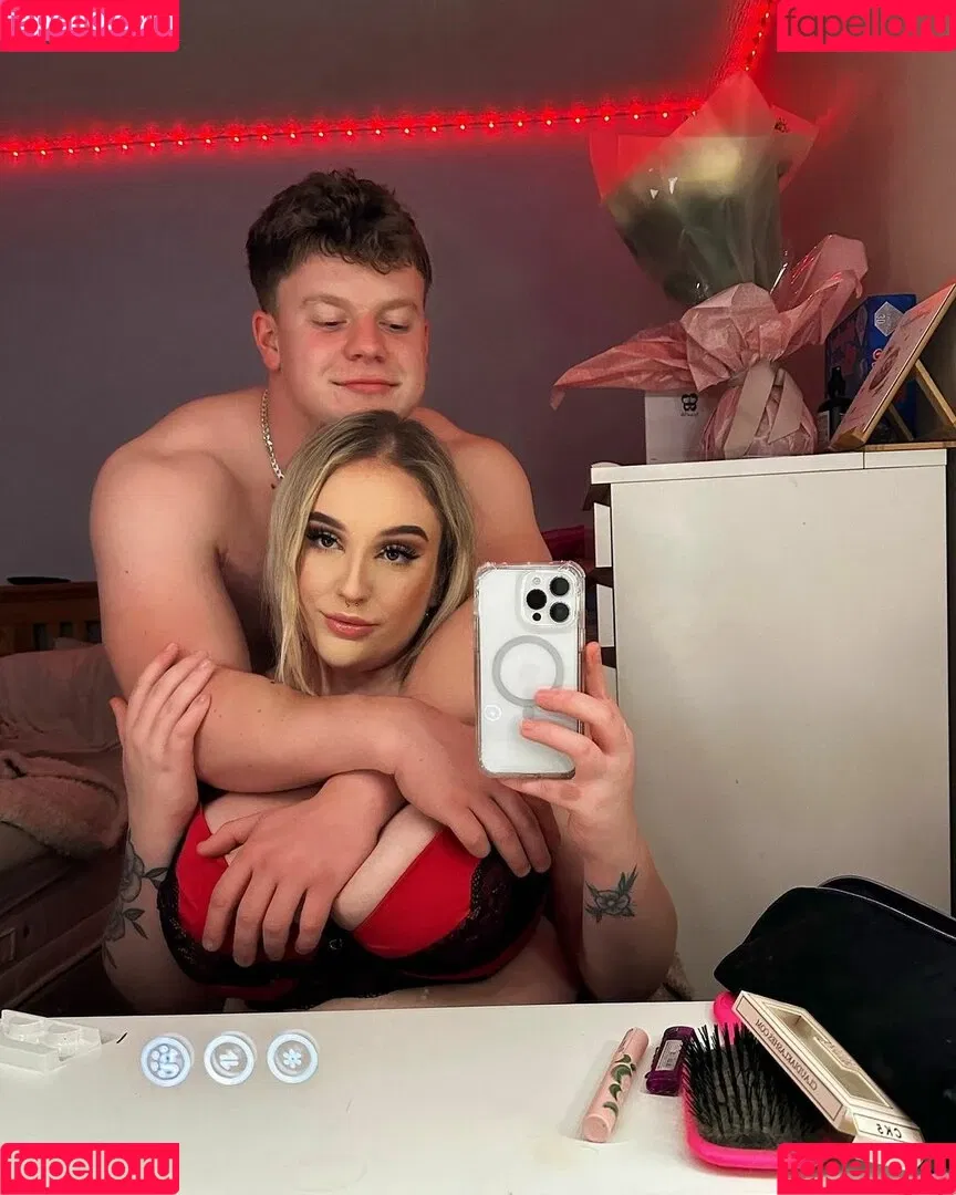 _emilygillick_ / emily_gillick2 / emss.x Onlyfans Photo Gallery 