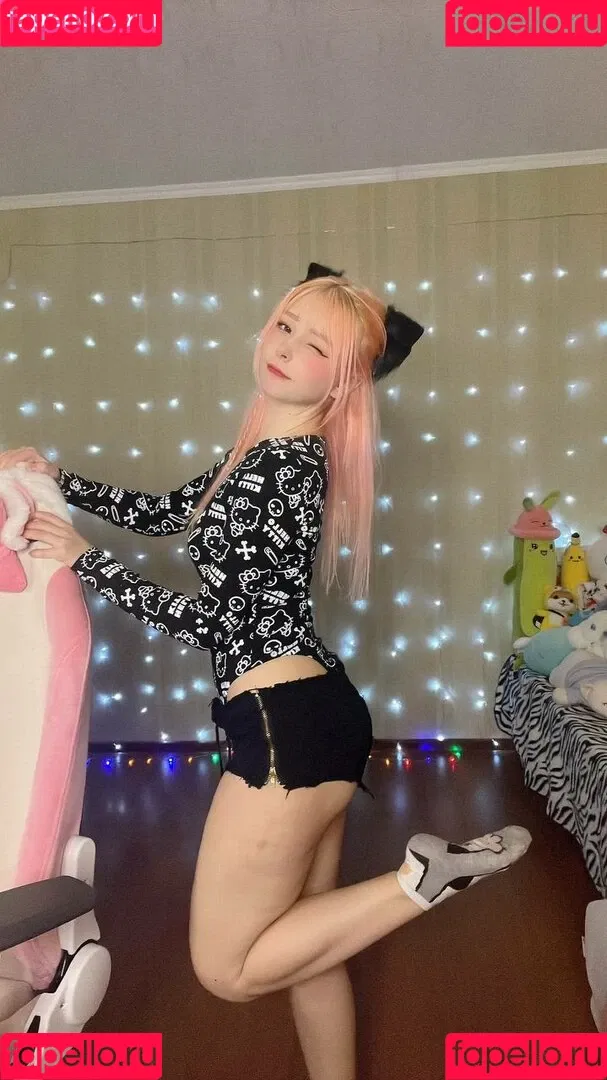 helllo_kitties / kittie_meo / kittiemeowsie Onlyfans Photo Gallery 