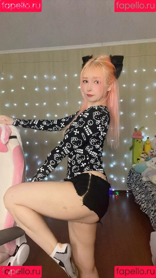 helllo_kitties / kittie_meo / kittiemeowsie Onlyfans Photo Gallery 