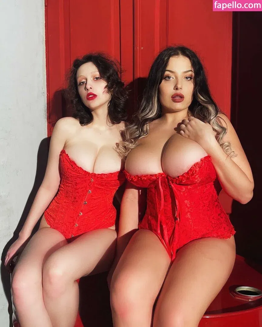 helga.amor.back / helgaamor Onlyfans Photo Gallery 