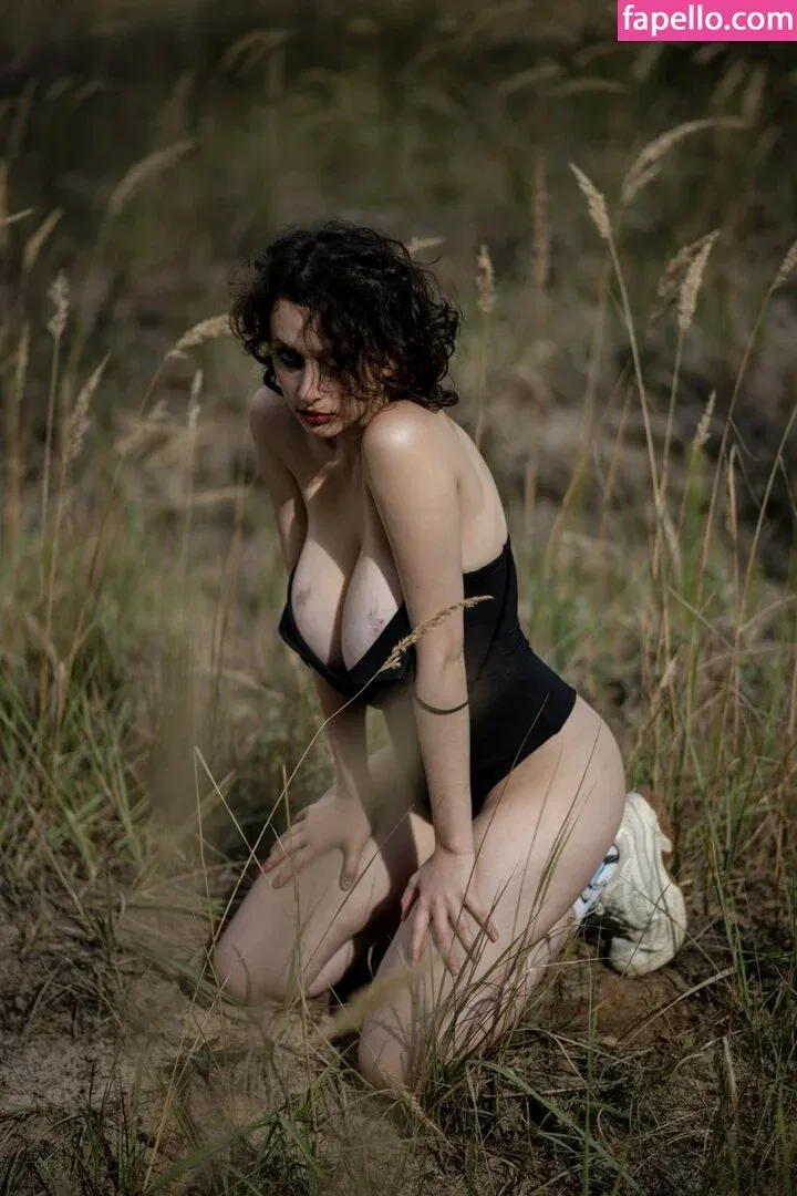 helga.amor.back / helgaamor Onlyfans Photo Gallery 