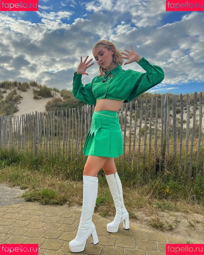 Pommelien Thijs / pommelienthijs / pommelinetilliere Onlyfans Photo Gallery 