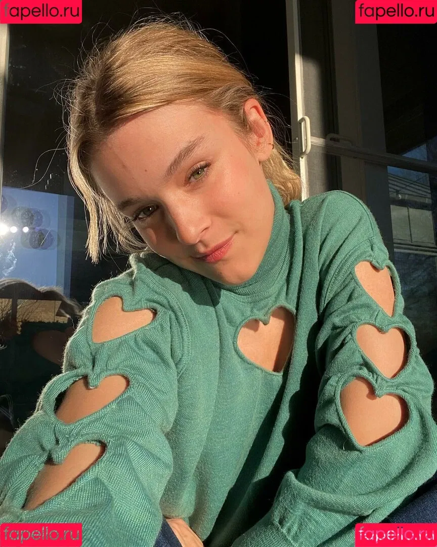 Pommelien Thijs / pommelienthijs / pommelinetilliere Onlyfans Photo Gallery 