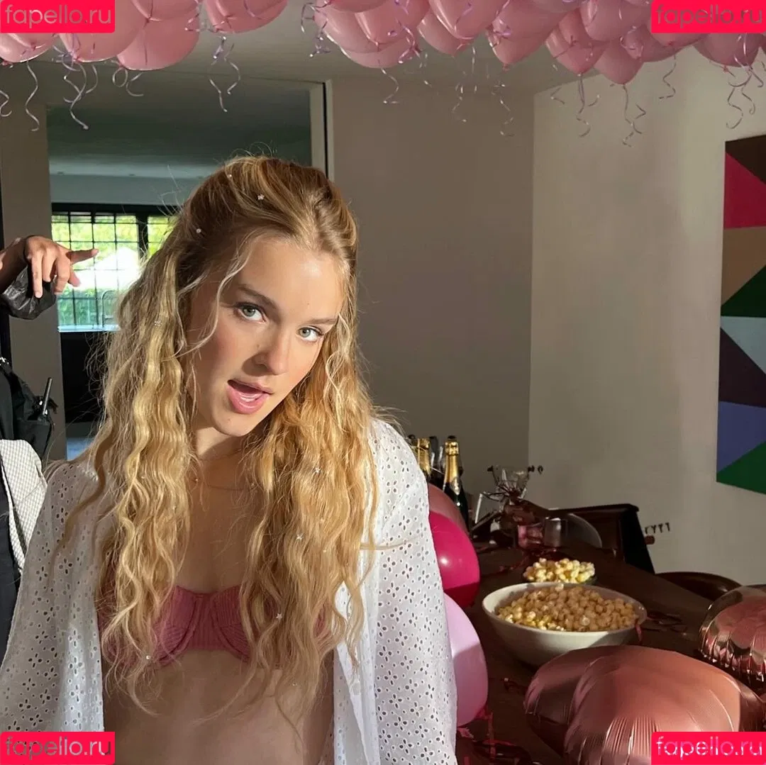 Pommelien Thijs / pommelienthijs / pommelinetilliere Onlyfans Photo Gallery 