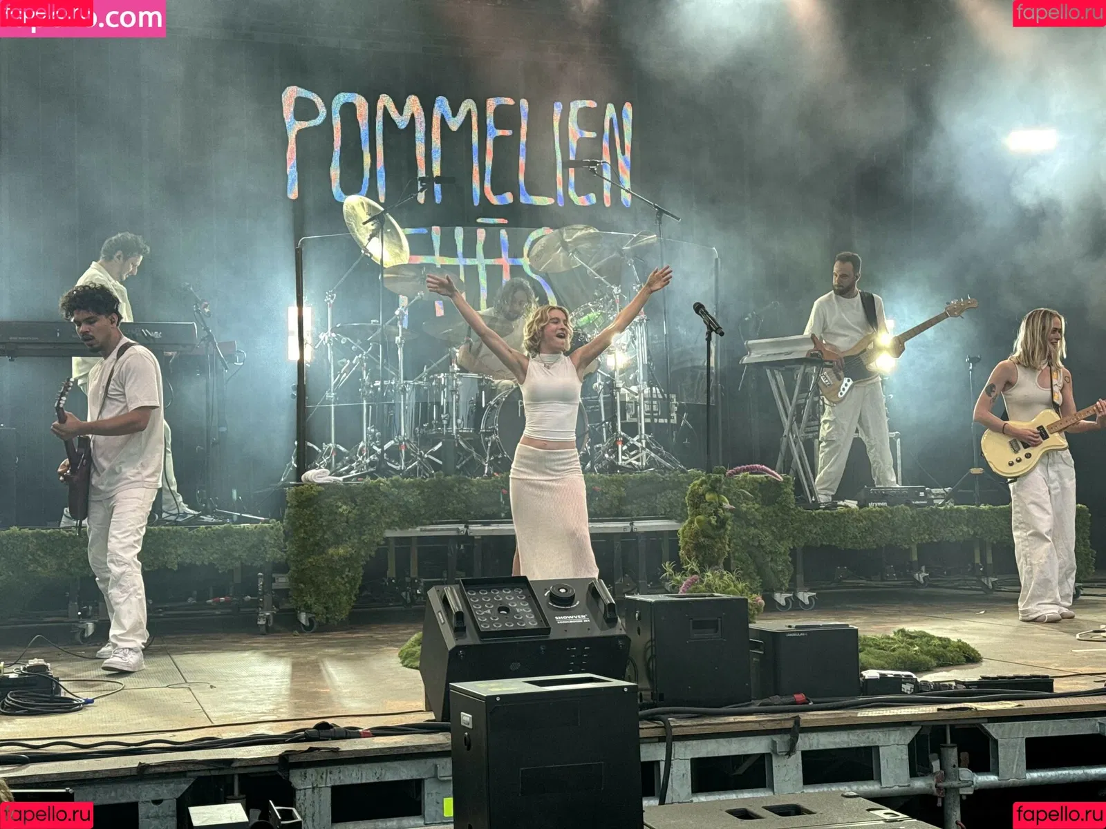 Pommelien Thijs / pommelienthijs / pommelinetilliere Onlyfans Photo Gallery 