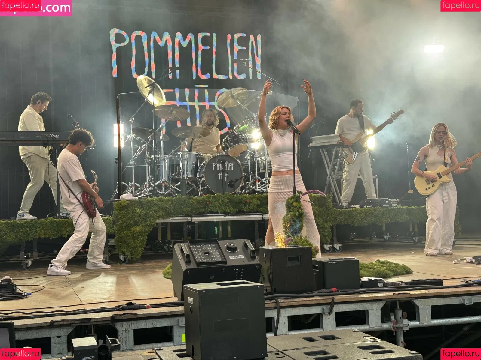 Pommelien Thijs / pommelienthijs / pommelinetilliere Onlyfans Photo Gallery 