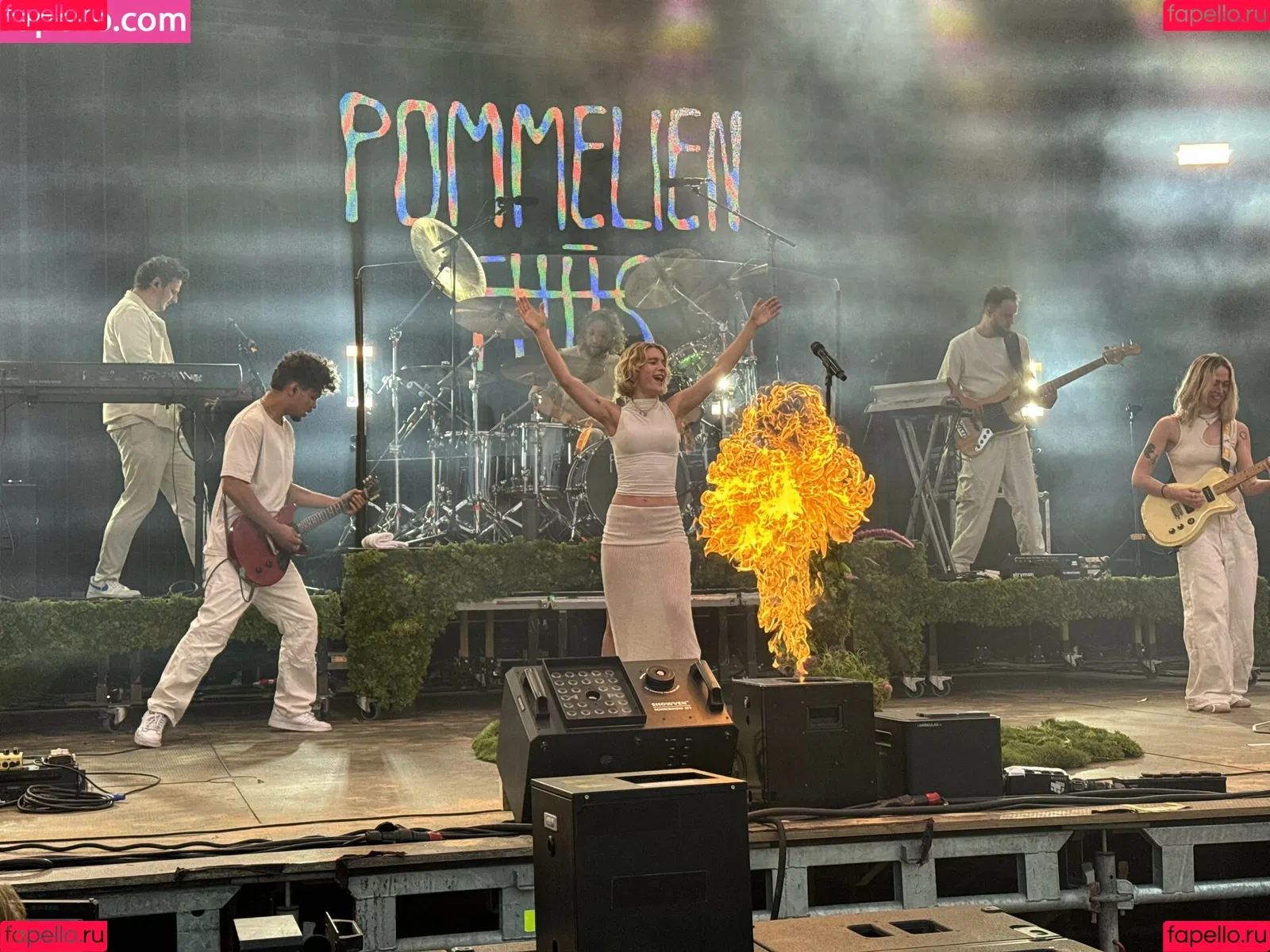 Pommelien Thijs / pommelienthijs / pommelinetilliere Onlyfans Photo Gallery 