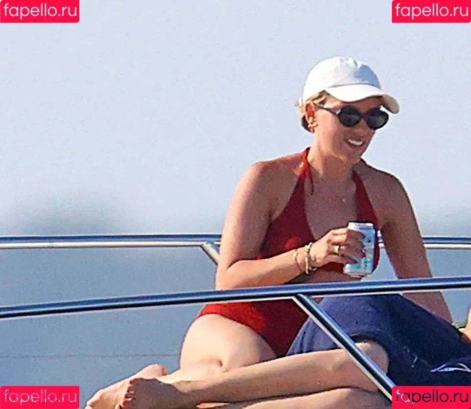 Scarlett Johansson / scarlettjohanson / scarlettjohanssonworld Onlyfans Photo Gallery 