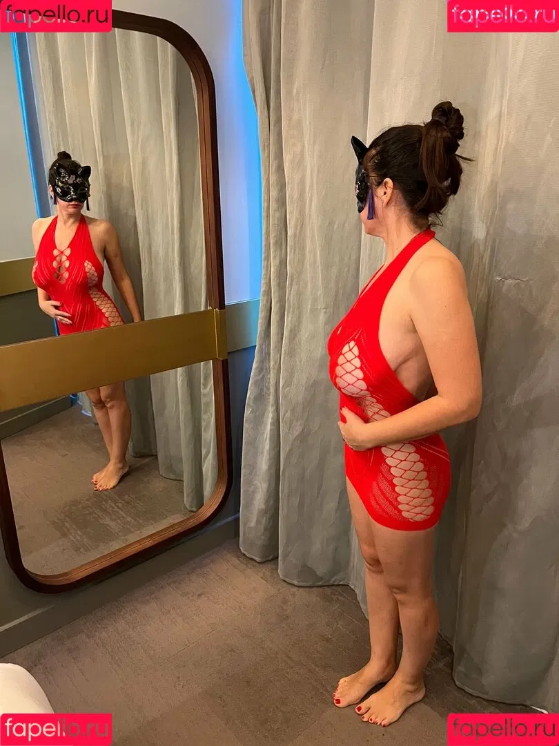 busty_barbie / bustyxl Onlyfans Photo Gallery 