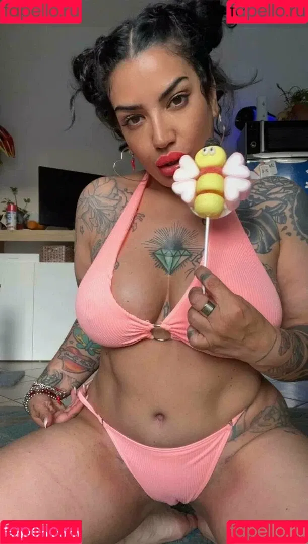 busty_barbie / bustyxl Onlyfans Photo Gallery 