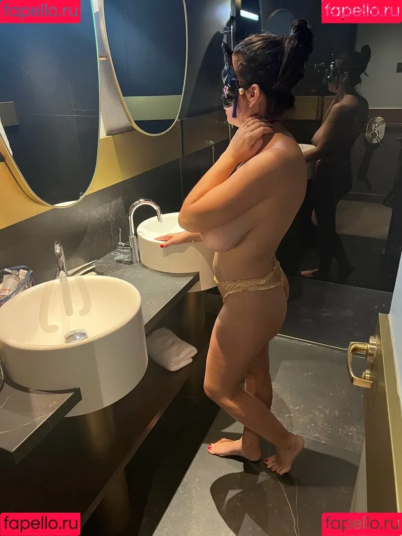 busty_barbie / bustyxl Onlyfans Photo Gallery 
