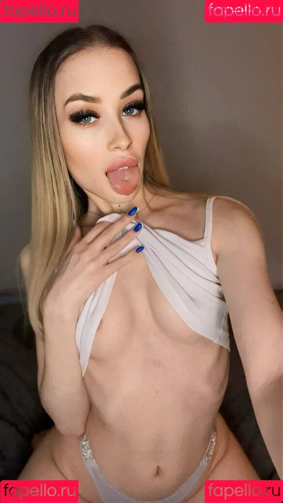 busty_barbie / bustyxl Onlyfans Photo Gallery 