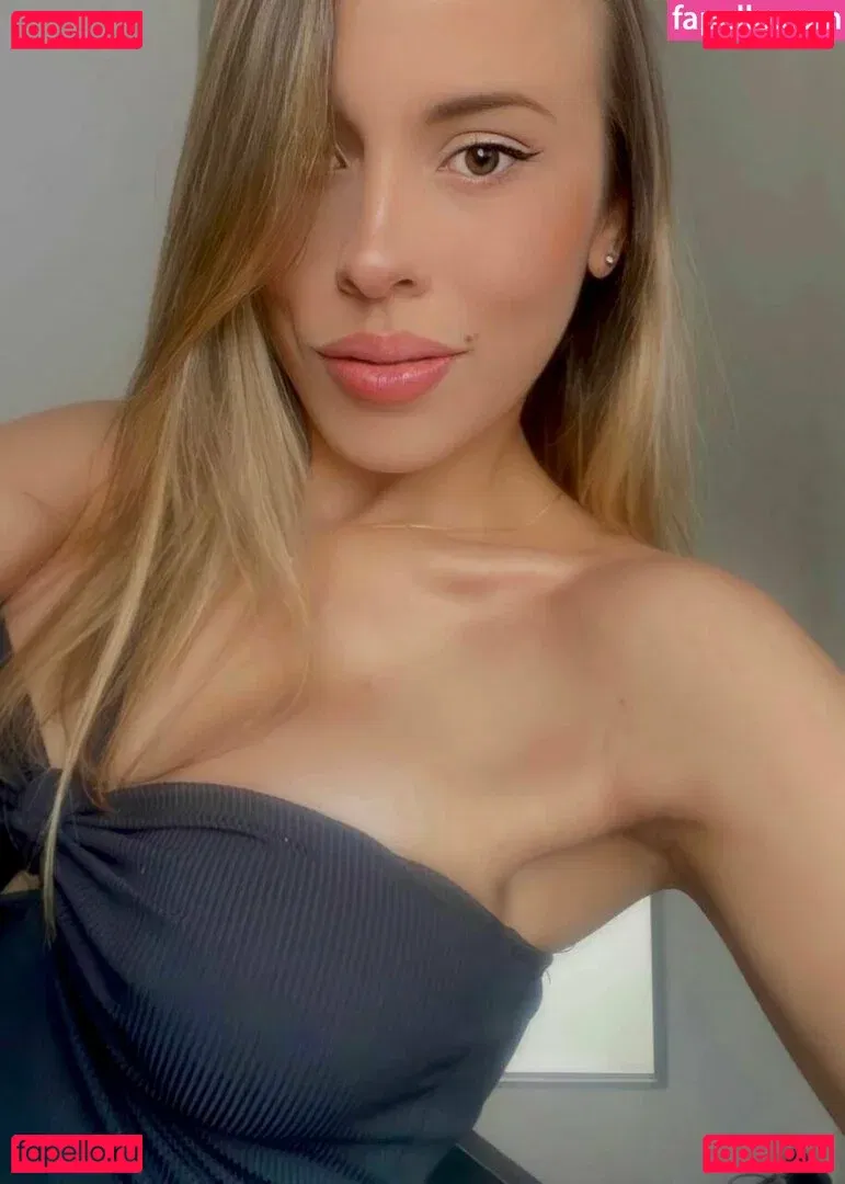 busty_barbie / bustyxl Onlyfans Photo Gallery 