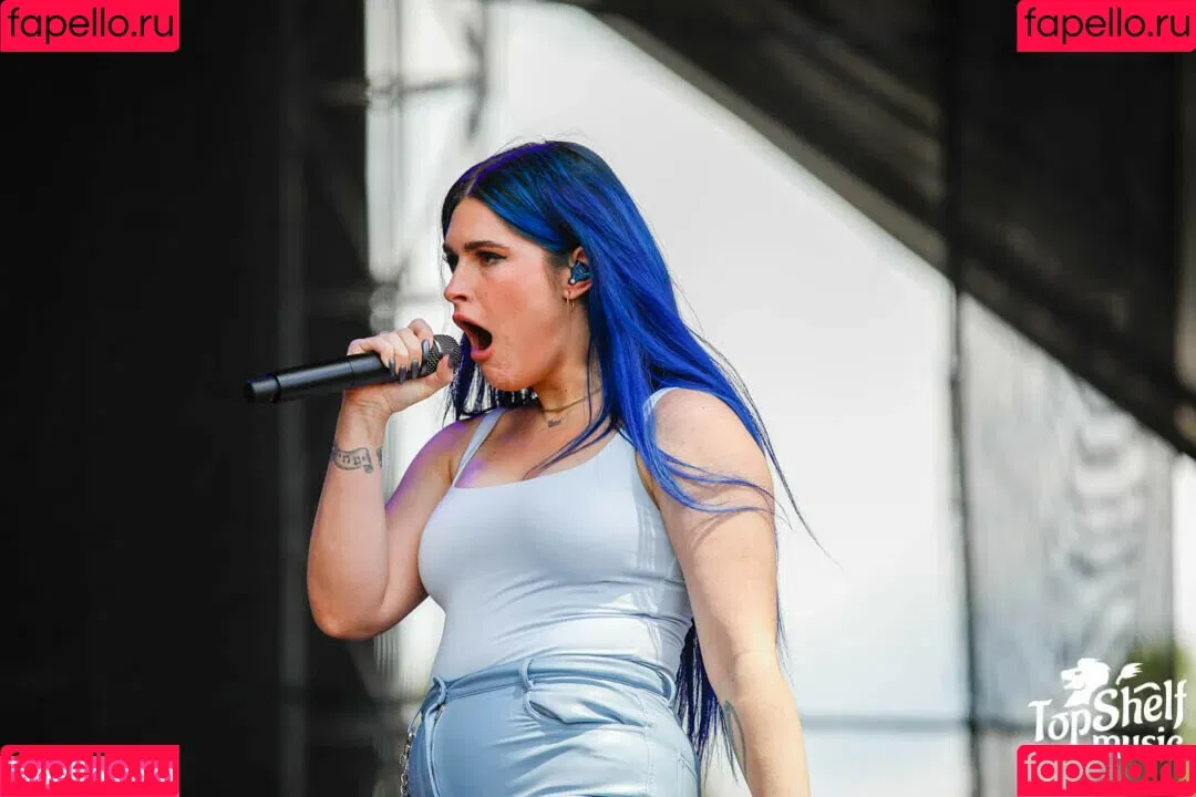 WomenMetal / WomenofMetal / thrashmetaldoll Onlyfans Photo Gallery 