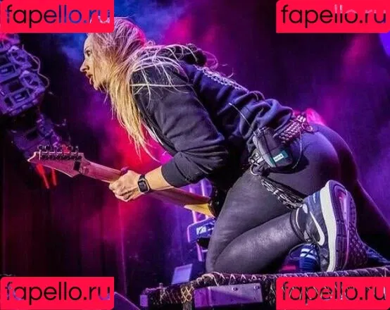 WomenMetal / WomenofMetal / thrashmetaldoll Onlyfans Photo Gallery 