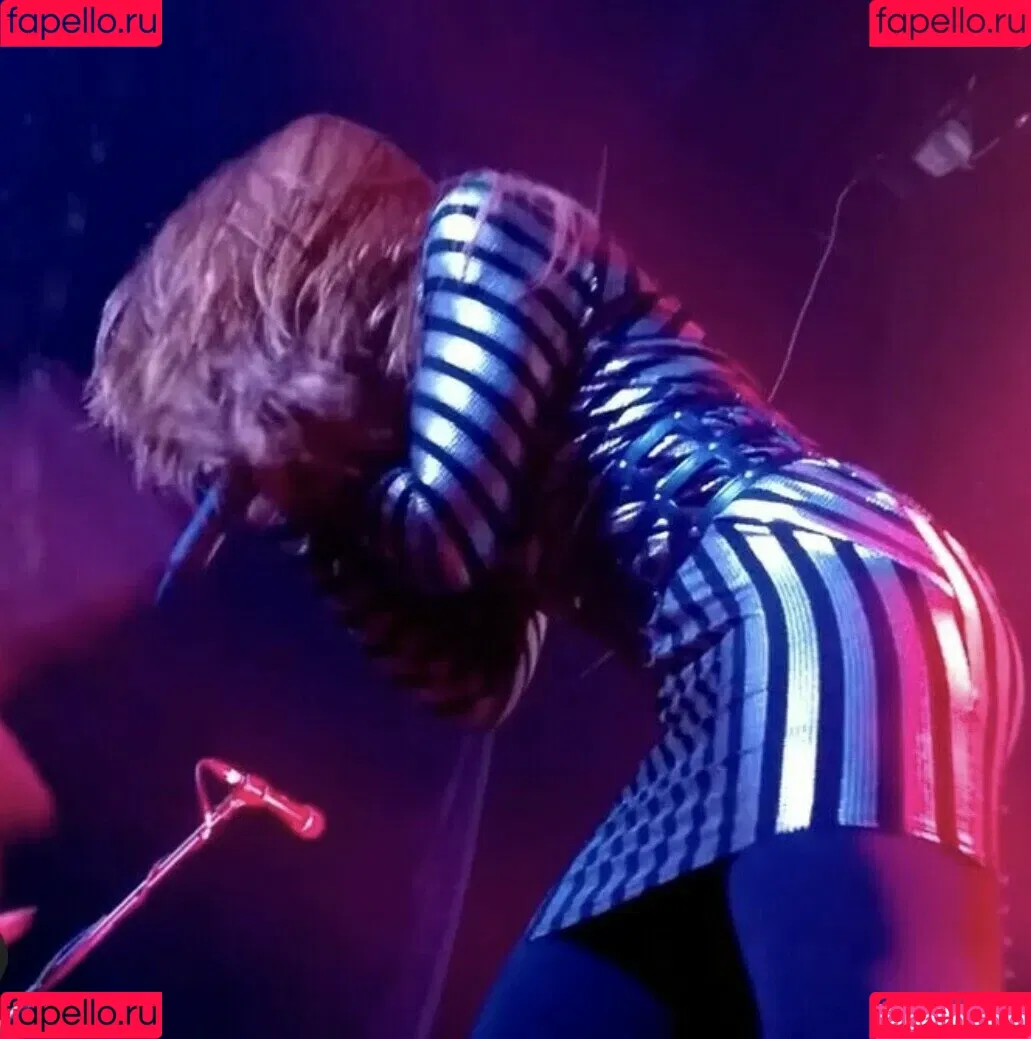 WomenMetal / WomenofMetal / thrashmetaldoll Onlyfans Photo Gallery 