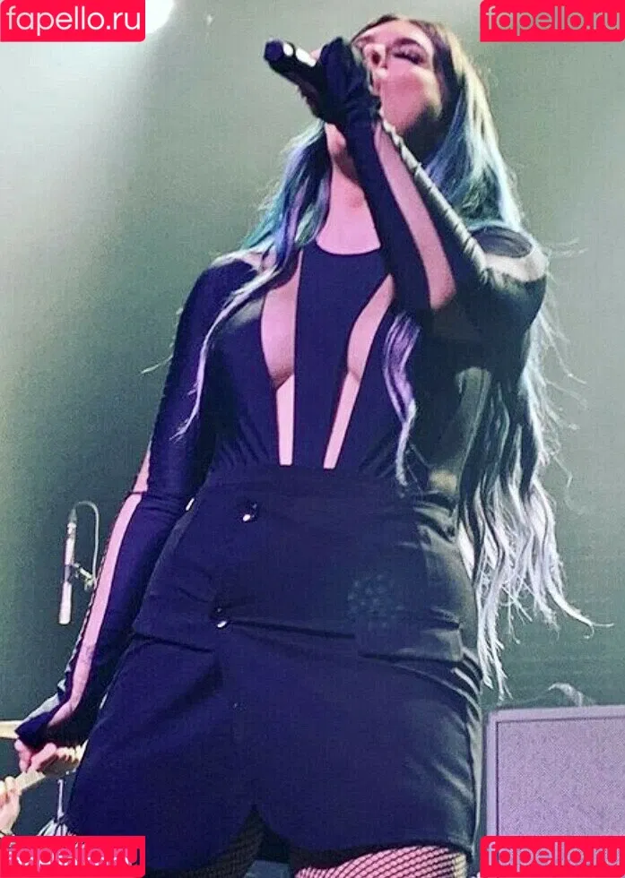 WomenMetal / WomenofMetal / thrashmetaldoll Onlyfans Photo Gallery 