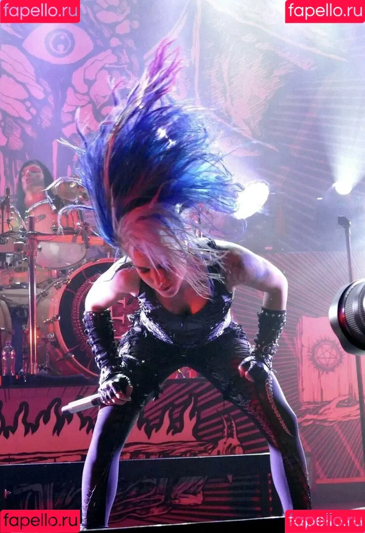 WomenMetal / WomenofMetal / thrashmetaldoll Onlyfans Photo Gallery 