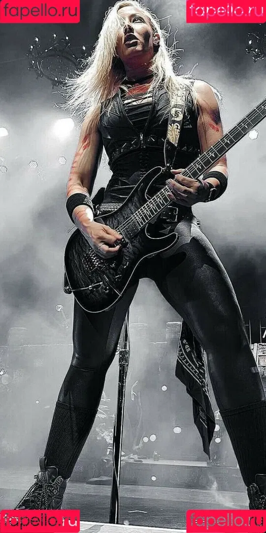WomenMetal / WomenofMetal / thrashmetaldoll Onlyfans Photo Gallery 