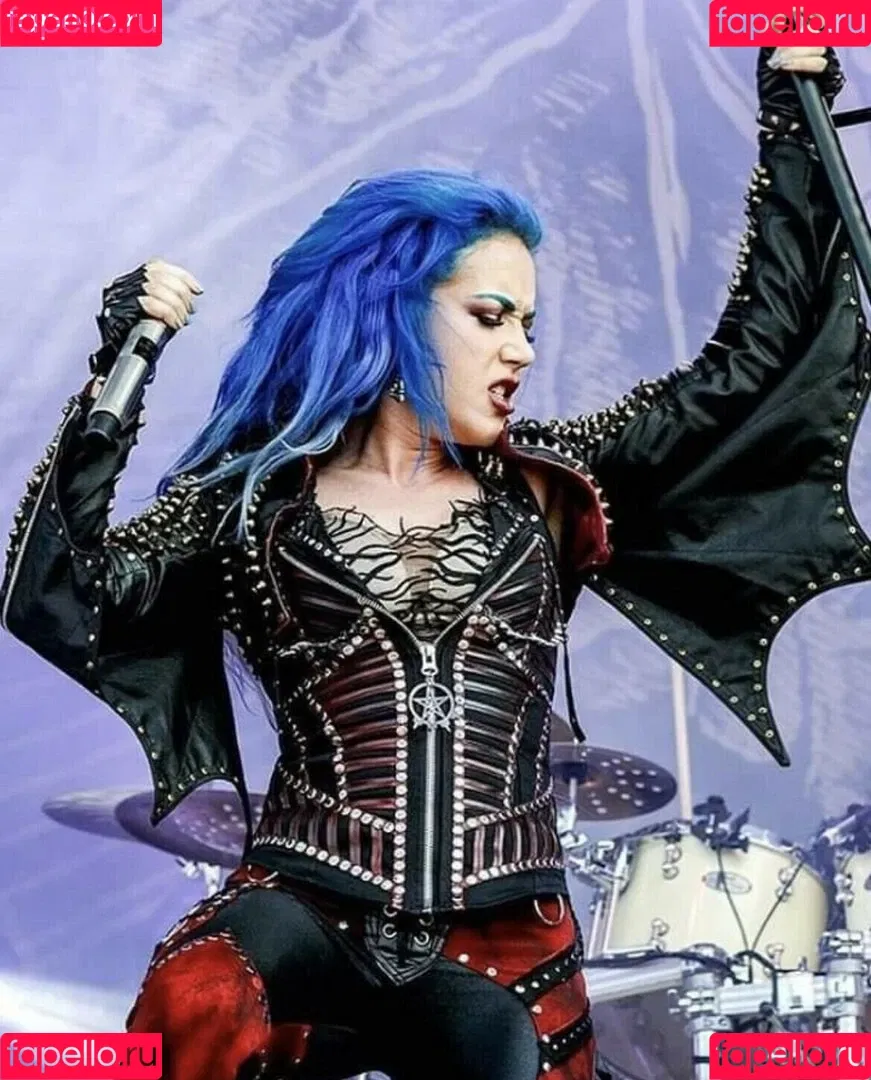 WomenMetal / WomenofMetal / thrashmetaldoll Onlyfans Photo Gallery 