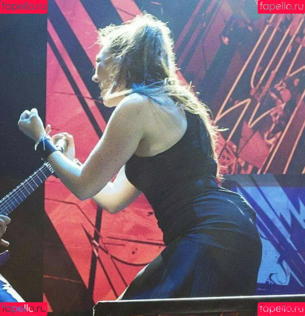 WomenMetal / WomenofMetal / thrashmetaldoll Onlyfans Photo Gallery 