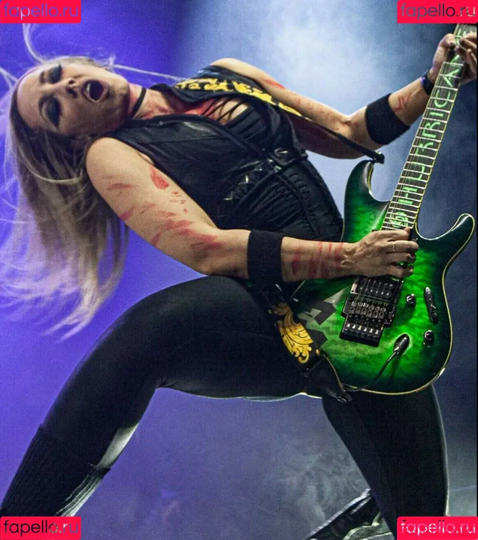 WomenMetal / WomenofMetal / thrashmetaldoll Onlyfans Photo Gallery 