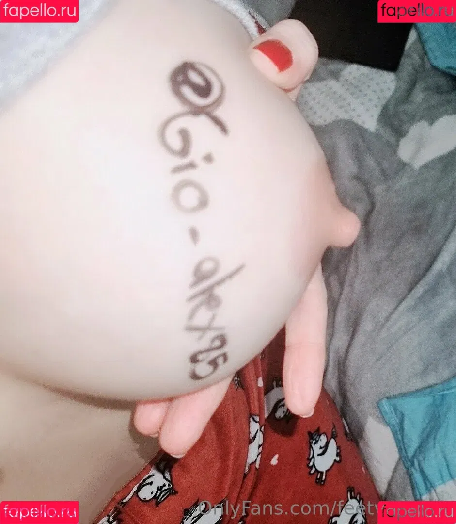 Feetvampire / vampire_feett Onlyfans Photo Gallery 